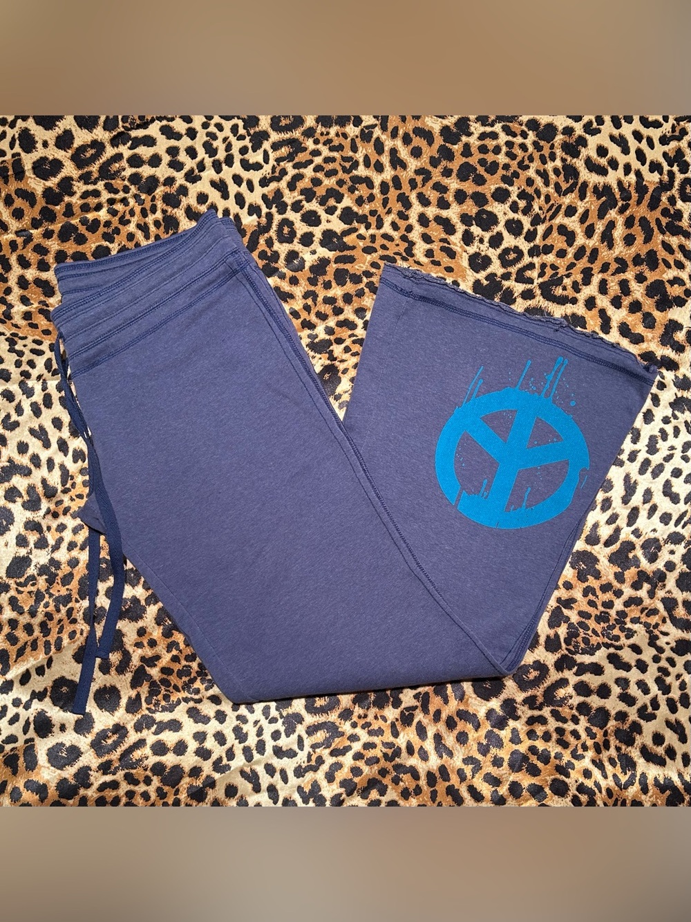 Y2K Tarea by Rue21 Blue Flared Drawstring Sweatpants with Peace Sign Graphic